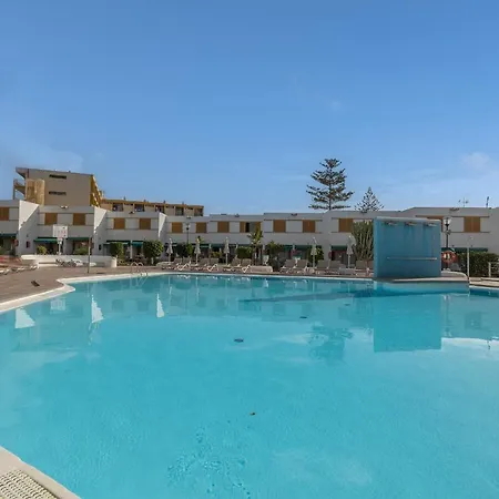 The Sea Breeze Pool Free Parking Next To Sea شقة